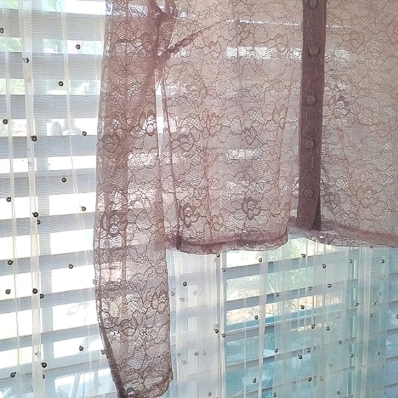 Tinsel Woman's V-Neck Lavender Lace Button Down Blouse, Size: L, NWT - Picture 9 of 11